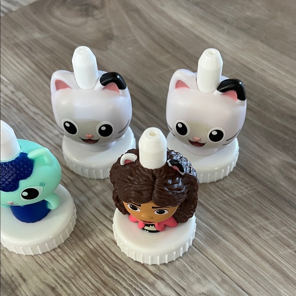 Reusable Gabby’s Dollhouse Character Good2grow Bottle Toppers Set (includes 9) - Picture 4 of 6